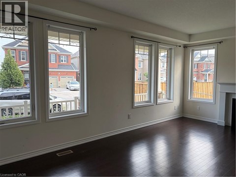 40 WANNAMAKER Crescent 4 Beds Apartment for Rent