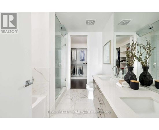 1015 - 29 QUEENS QUAY E 2 Beds Apartment, Condo, Home for Rent - Photo gallery 1