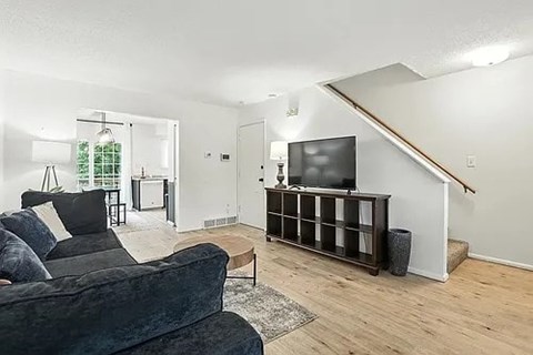 8021 E 88Th St., 2 Beds Apartment for Rent