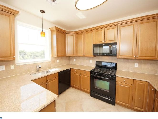 631 Masterson Ct 2 Beds Single Family Home for Rent - Photo gallery 3