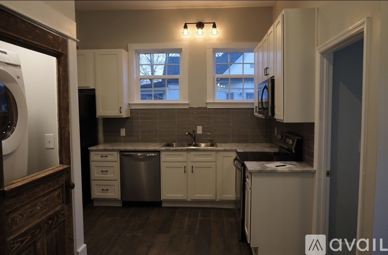4518 Saint Elmo Avenue 2 Beds Single Family Home for Rent - Photo gallery 2