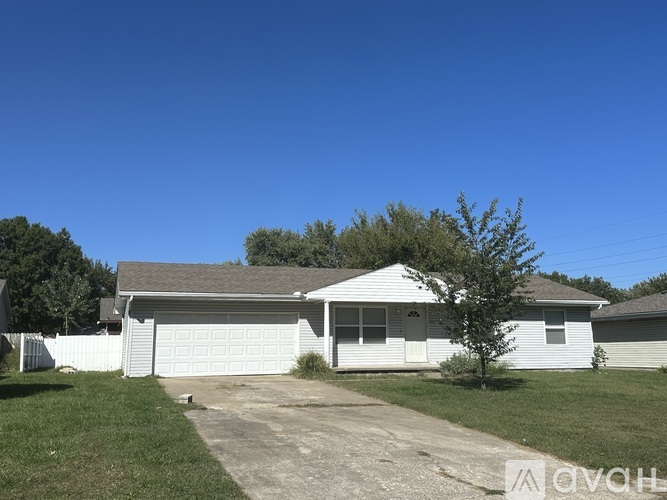 307 E 24th St 3 Beds Single Family Home for Rent - Photo gallery 1