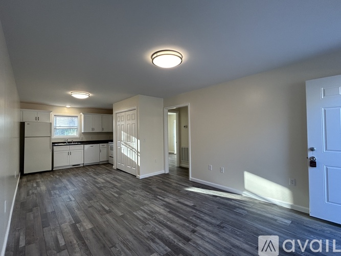 2301 Lakeland Dr 2 Beds Apartment for Rent - Photo gallery 3