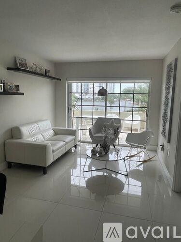 2600 Collins Avenue 2 Beds Apartment for Rent