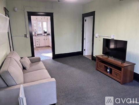 404 South Main Street 2 Beds Apartment for Rent