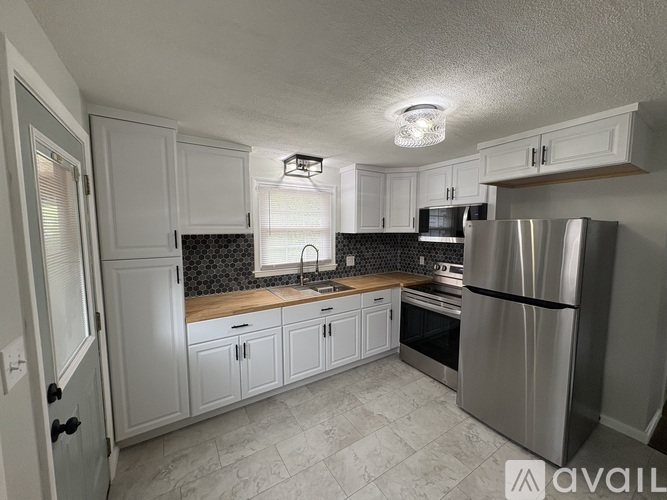 174 Newell Avenue 3 Beds Single Family Home for Rent - Photo gallery 1