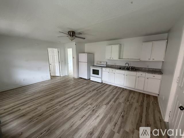 2-bedroom apartment at 725 S 7th St in Terre Haute, IN