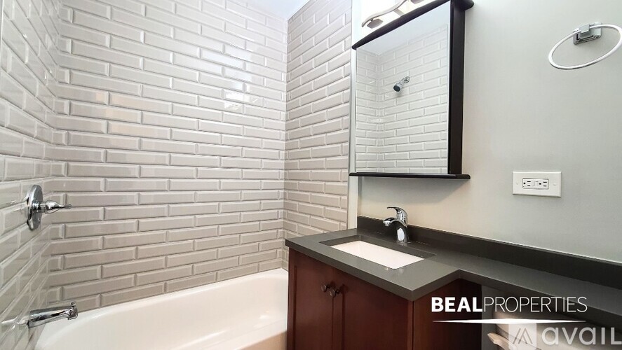 445 W Wellington Ave 1 Apartment for Rent - Photo gallery 4