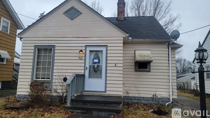 960 Jason Ave 3 Beds Single Family Home for Rent - Photo gallery 1