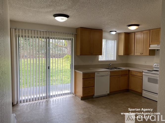 10426 29th St E 2 Beds Apartment for Rent - Photo gallery 5
