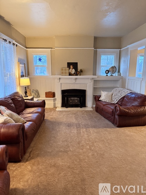 645 Juniper Street 5 Beds Single Family Home for Rent - Photo gallery 2