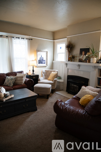 645 Juniper Street 5 Beds Single Family Home for Rent - Photo gallery 3