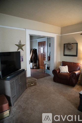 645 Juniper Street 5 Beds Single Family Home for Rent - Photo gallery 4