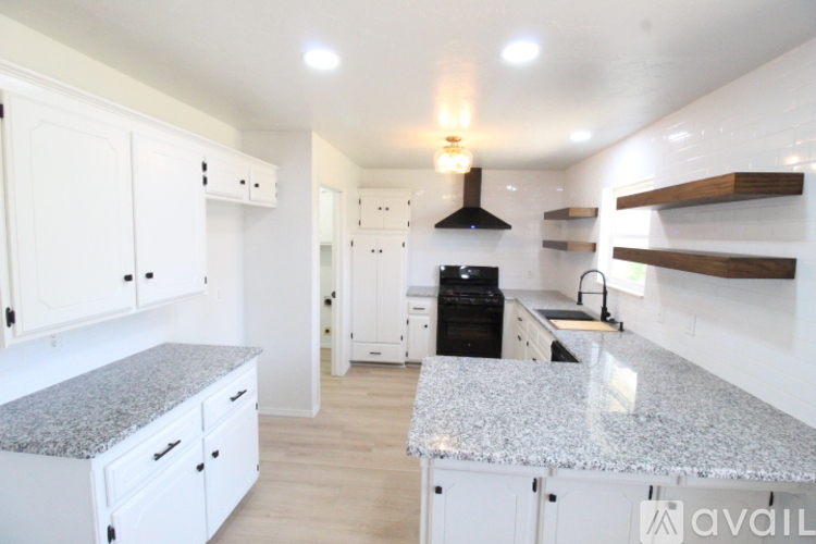5613 NW 115th St 4 Beds Single Family Home for Rent - Photo gallery 5