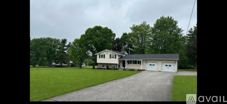 17836 Kingswood Dr 4 Beds Single Family Home for Rent - Photo gallery 2