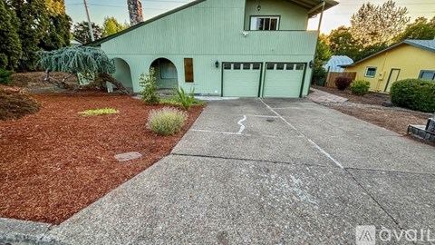 1816 Northwest Lincoln Street 4 Beds Apartment for Rent