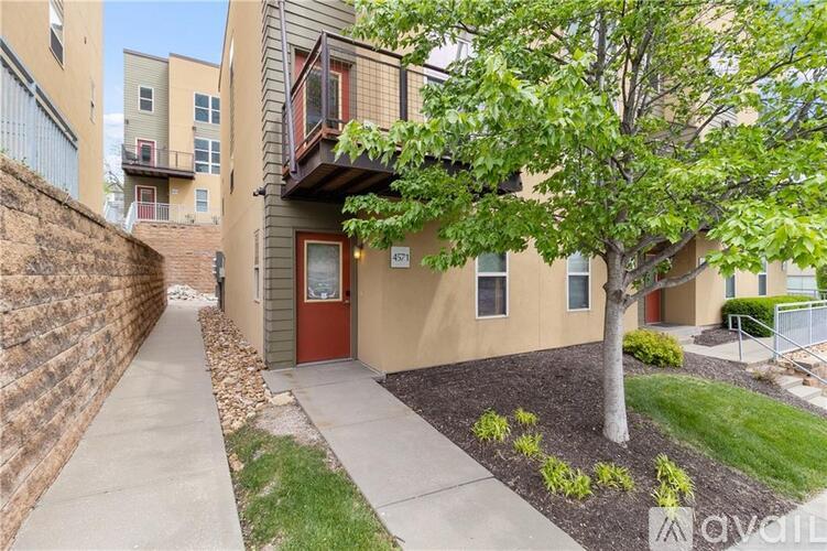 4571 Madison Avenue 3 Beds Condo for Rent - Photo gallery 3