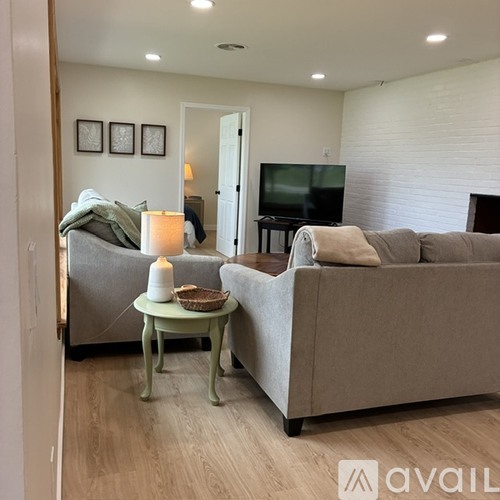 719 Hanshaw Road 3 Beds Apartment for Rent - Photo gallery 1