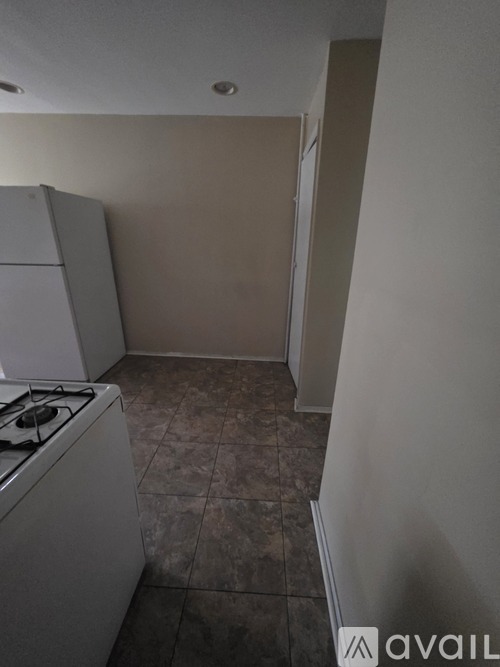 17 Orient Avenue 2 Beds Townhouse for Rent - Photo gallery 1