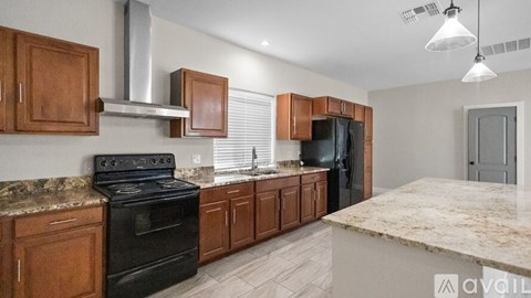 7631 N 59Th Ln 3 Beds Apartment for Rent