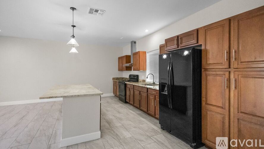 7631 N 59th Ln 3 Beds Single Family Home for Rent - Photo gallery 4