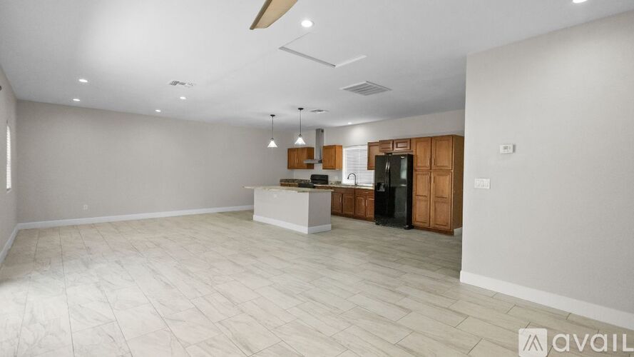 7631 N 59th Ln 3 Beds Single Family Home for Rent - Photo gallery 5
