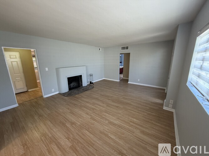 537 West Mariposa Street 3 Beds Single Family Home for Rent - Photo gallery 5