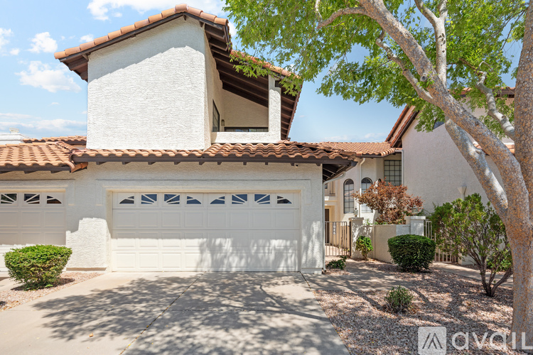 11011 N 92nd St 2 Beds Townhouse for Rent - Photo gallery 1