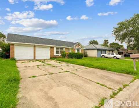 700 Meadowglen Drive 3 Beds Apartment for Rent