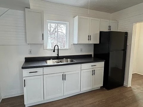 532 W 3Rd St, 2 Beds Apartment for Rent