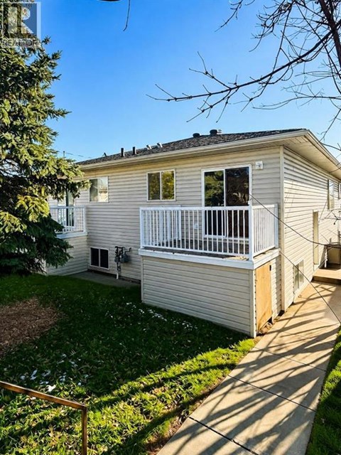 C, 9318 106 Avenue 3 Beds Apartment for Rent