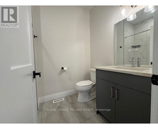 49 - 63 COMPASS TRAIL 2 Beds Condo, Home for Rent - Photo gallery 5