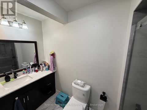 130 ASHURST CRESCENT 3 Beds Apartment for Rent