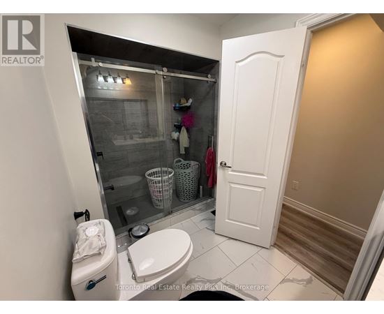 130 ASHURST CRESCENT 3 Beds Home, Townhouse for Rent - Photo gallery 2