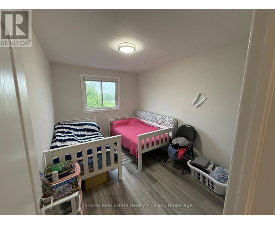 130 ASHURST CRESCENT 3 Beds Home, Townhouse for Rent - Photo gallery 3