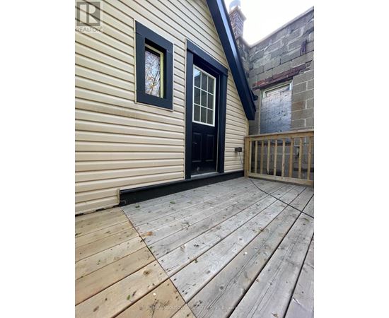 759 BARTON STREET E 2 Beds Home, Multifamily, Duplex for Rent - Photo gallery 3
