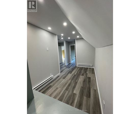 759 BARTON STREET E 2 Beds Home, Multifamily, Duplex for Rent - Photo gallery 4