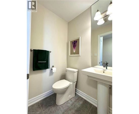44 WINDSOR Circle 3 Beds Condo, Home, Townhouse for Rent - Photo gallery 4