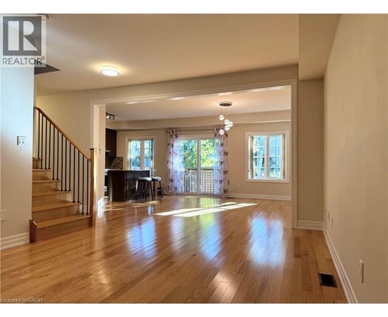 44 WINDSOR Circle 3 Beds Condo, Home, Townhouse for Rent - Photo gallery 5