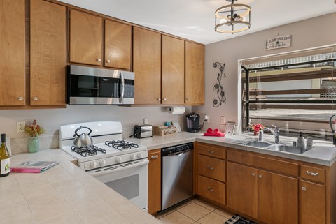 26412 Lake Forest Dr. 3 Beds Apartment for Rent