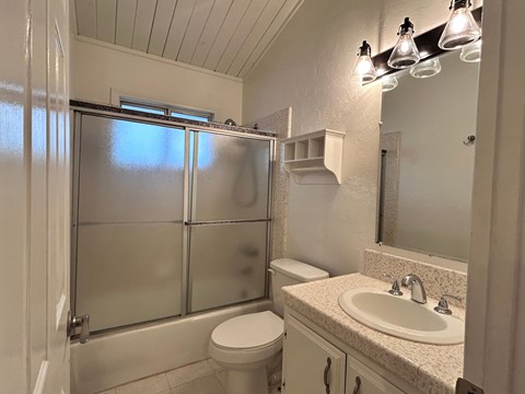 28226 Larchmont Ln 3 Beds Apartment for Rent