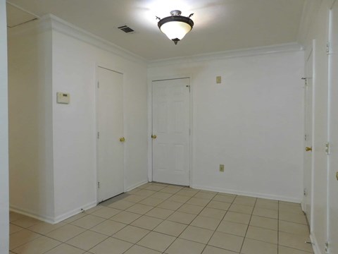 2120 Convention St 3 Beds Apartment for Rent