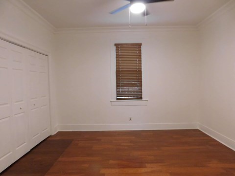 2120 Convention St 3 Beds Apartment for Rent