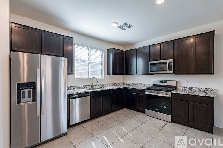 908 W Calle Sucre 3 Beds Single Family Home for Rent - Photo gallery 3