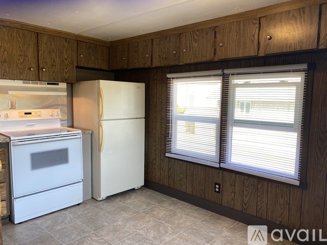 2200 NE Holmes Rd 2 Beds Apartment for Rent - Photo gallery 4