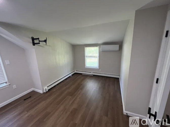 53 Crescent St 3 Beds Single Family Home for Rent - Photo gallery 2