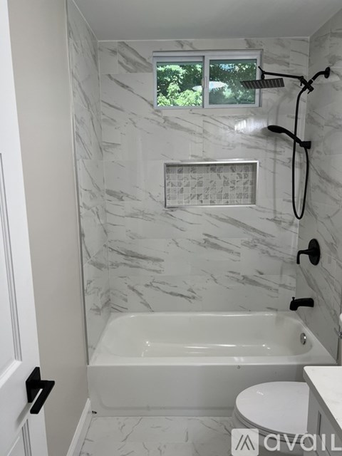 53 Crescent St 3 Beds Apartment for Rent