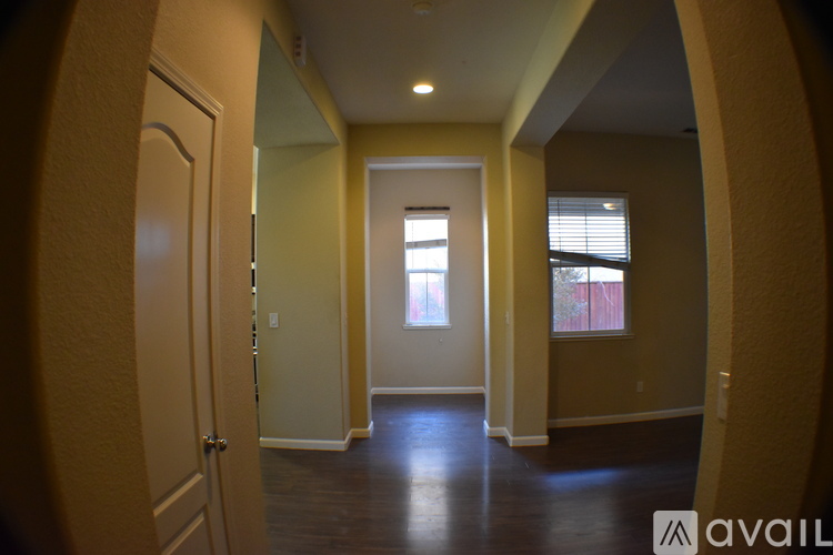 513 Canterbury Cir 3 Beds Single Family Home for Rent - Photo gallery 4
