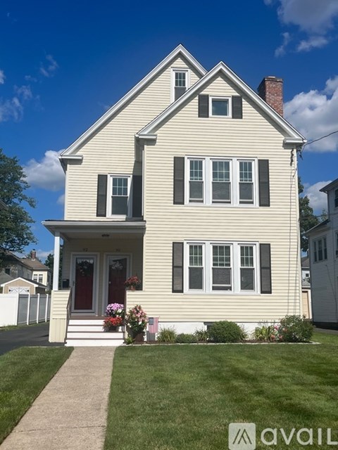 90 Dover Rd 2 Beds Apartment for Rent