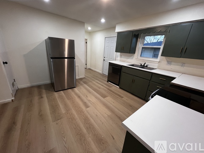 724 South Elm Street 1 Apartment for Rent - Photo gallery 1